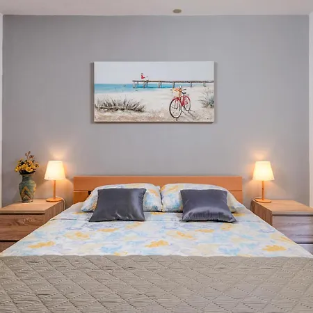 3 Bedroom Awesome In בית נופש