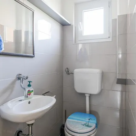 בית נופש 3 Bedroom Awesome In *