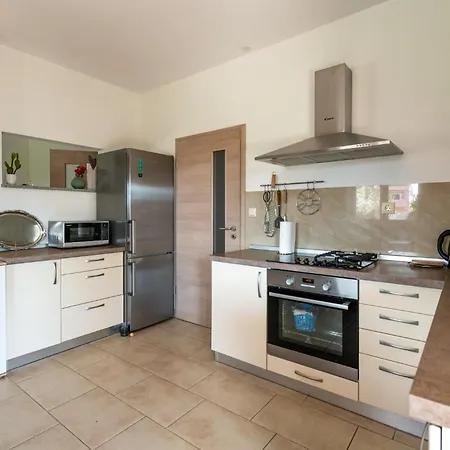 Gorgeous In With Wifi *